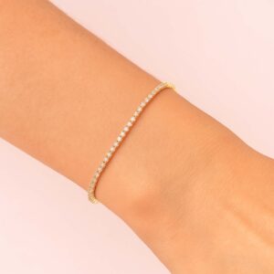 צמיד טניס 3 ממ עם אבני חן על יד של אישה - תכשיטי ים אור