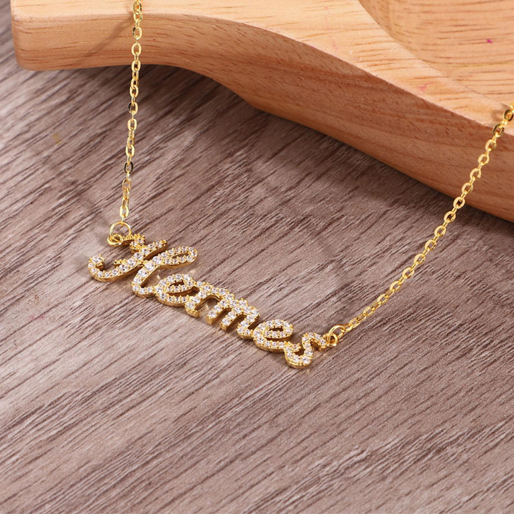 שרשרת עם שם משובץ אבנים זהב 14K -לאמא שרשרת שם